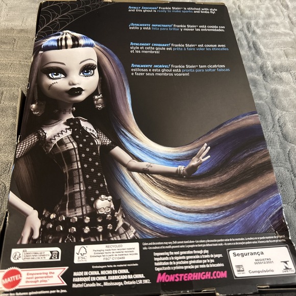 Monster High 2022 Frankie Stein REEL DRAMA * NEW IN BOX - Picture 8 of 8